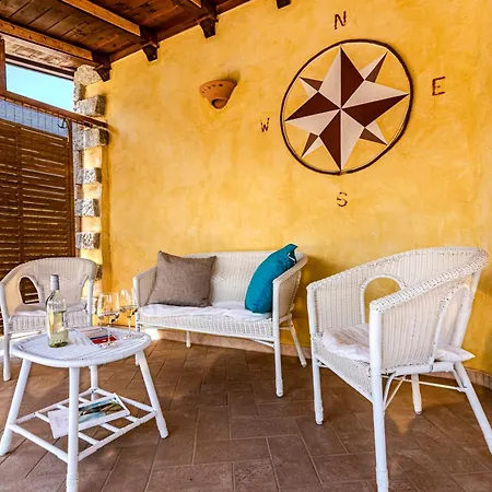 Dimora Di Rosy Pittulongu - Happy Apartament Olbia
